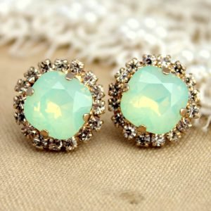 Artificial, Stone and Metal Earrings E-Commerce Export Business Opportunity